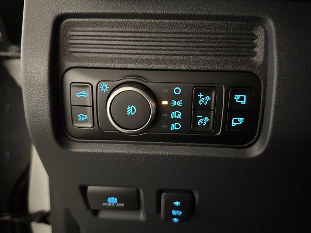 2026 Avalanche Ford Super Duty F-350 SRW Lariat 4X4 Truck