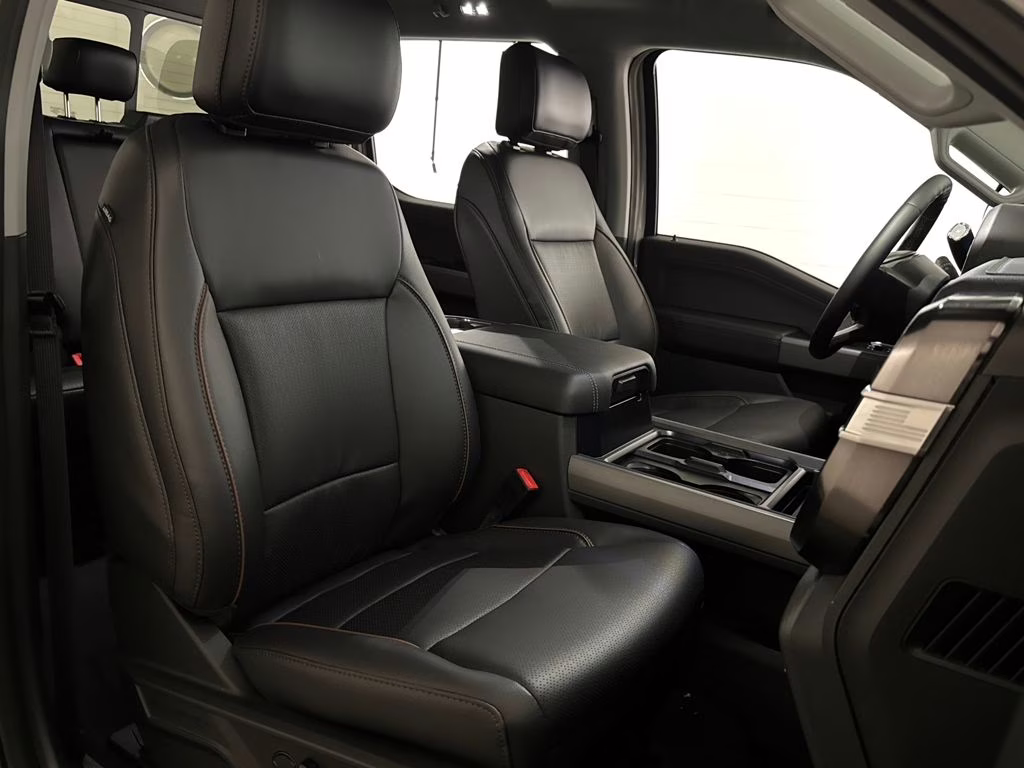 2026 Avalanche Ford Super Duty F-350 SRW Lariat 4X4 Truck