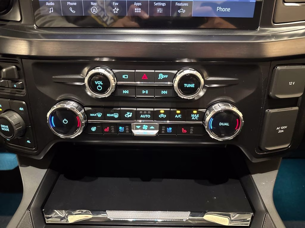 2026 Avalanche Ford Super Duty F-350 SRW Lariat 4X4 Truck