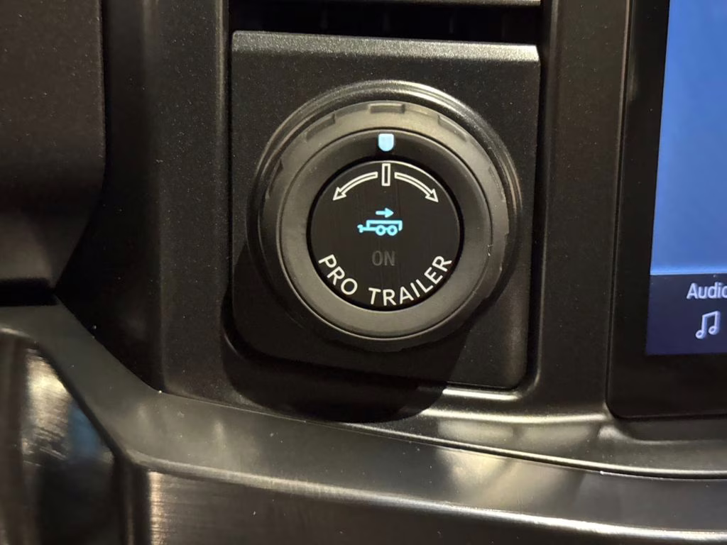 2026 Avalanche Ford Super Duty F-350 SRW Lariat 4X4 Truck