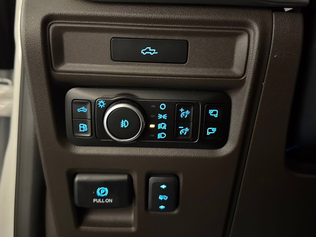 2026 Star White Metallic Tri-Coat Ford F-150 King Ranch 4X4 Truck