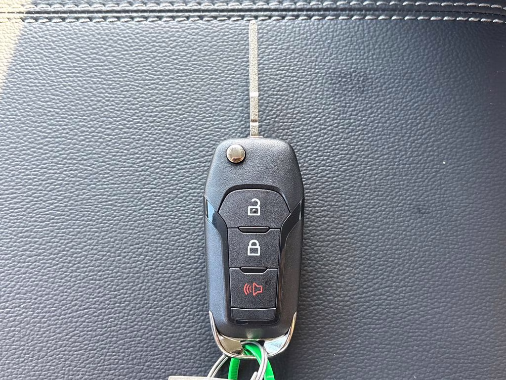 2026 Oxford White Ford Super Duty F-250 SRW XLT 4X4 Truck