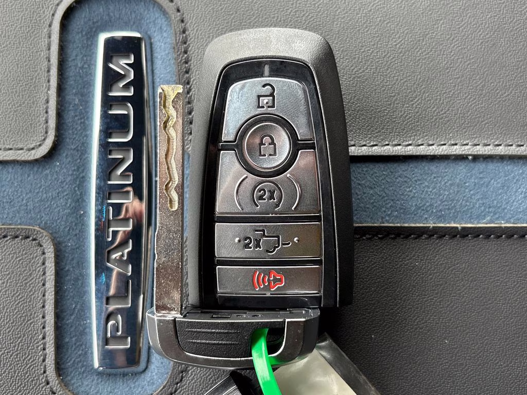 2026 Glacier Gray Metallic TriCoat Ford Super Duty F-350 SRW Platinum 4X4 Truck