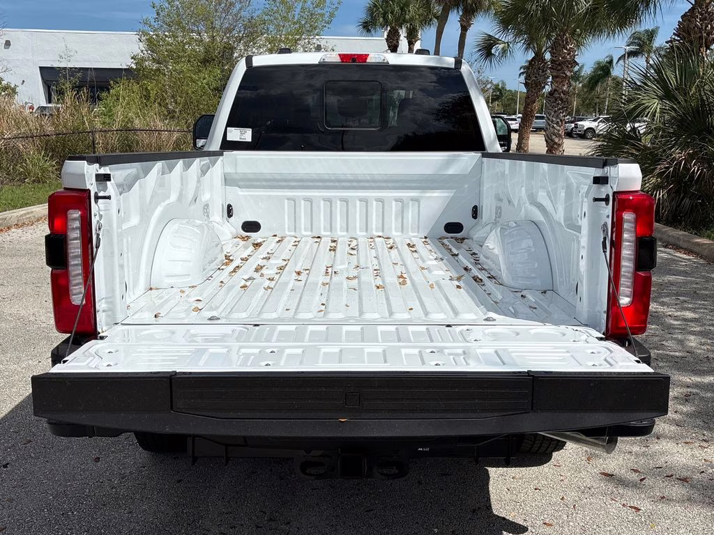 2026 Oxford White Ford Super Duty F-350 SRW XL RWD Truck