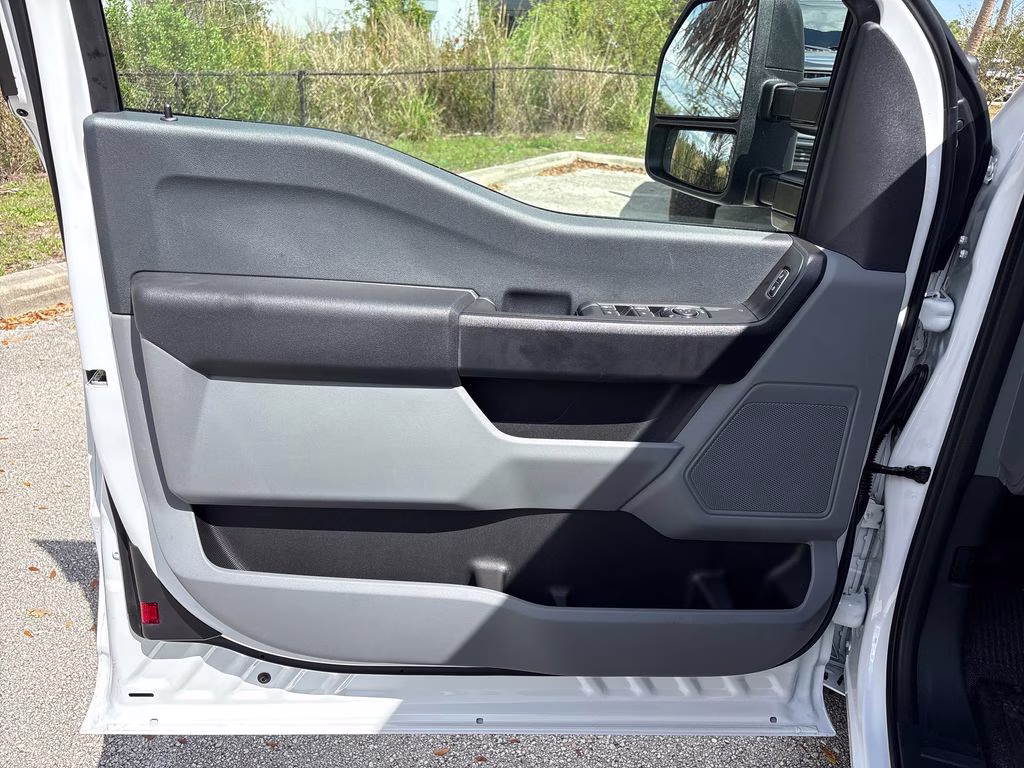 2026 Oxford White Ford Super Duty F-350 SRW XL RWD Truck