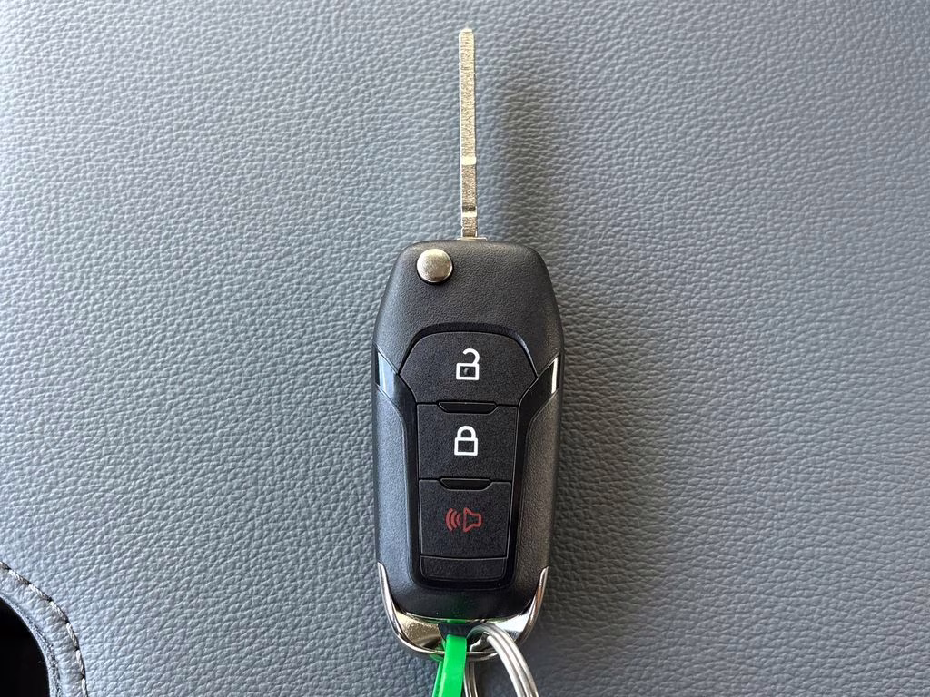 2026 Oxford White Ford Super Duty F-350 SRW XL RWD Truck