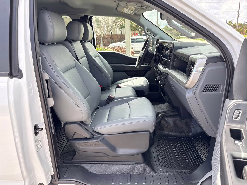 2026 Oxford White Ford Super Duty F-350 SRW XL RWD Truck