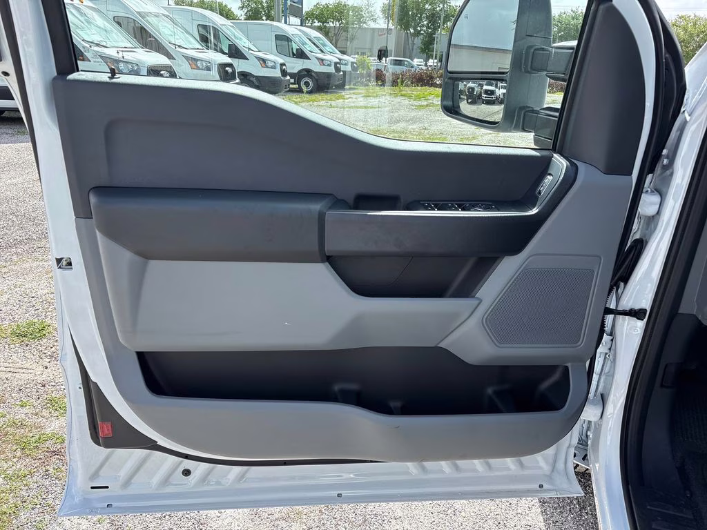 2026 Oxford White Ford Super Duty F-350 SRW XL RWD Truck