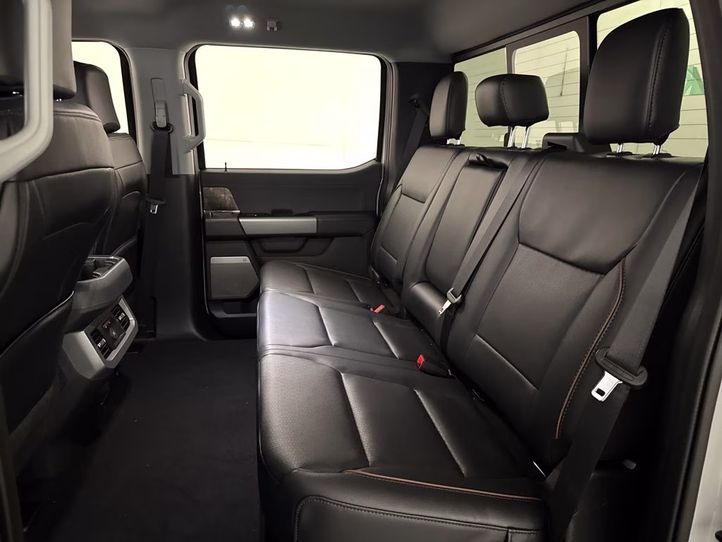 2026 Avalanche Ford Super Duty F-350 SRW Lariat 4X4 Truck