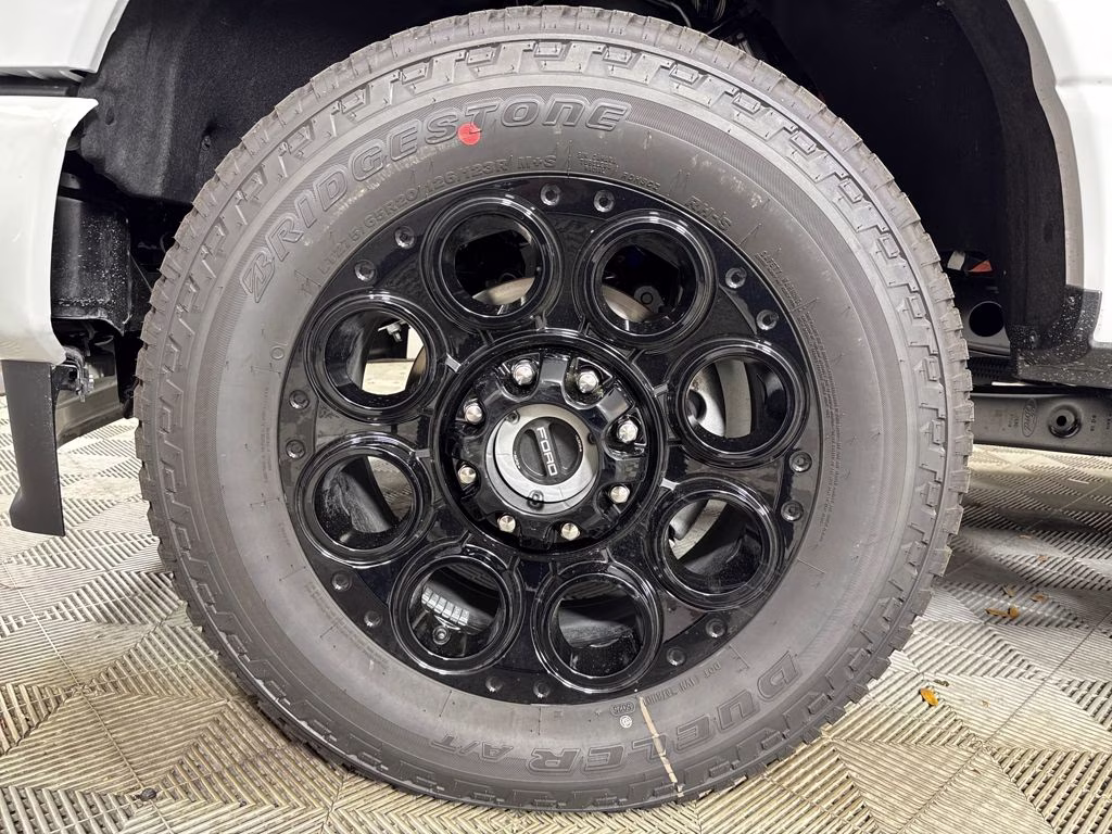 2026 Avalanche Ford Super Duty F-350 SRW Lariat 4X4 Truck