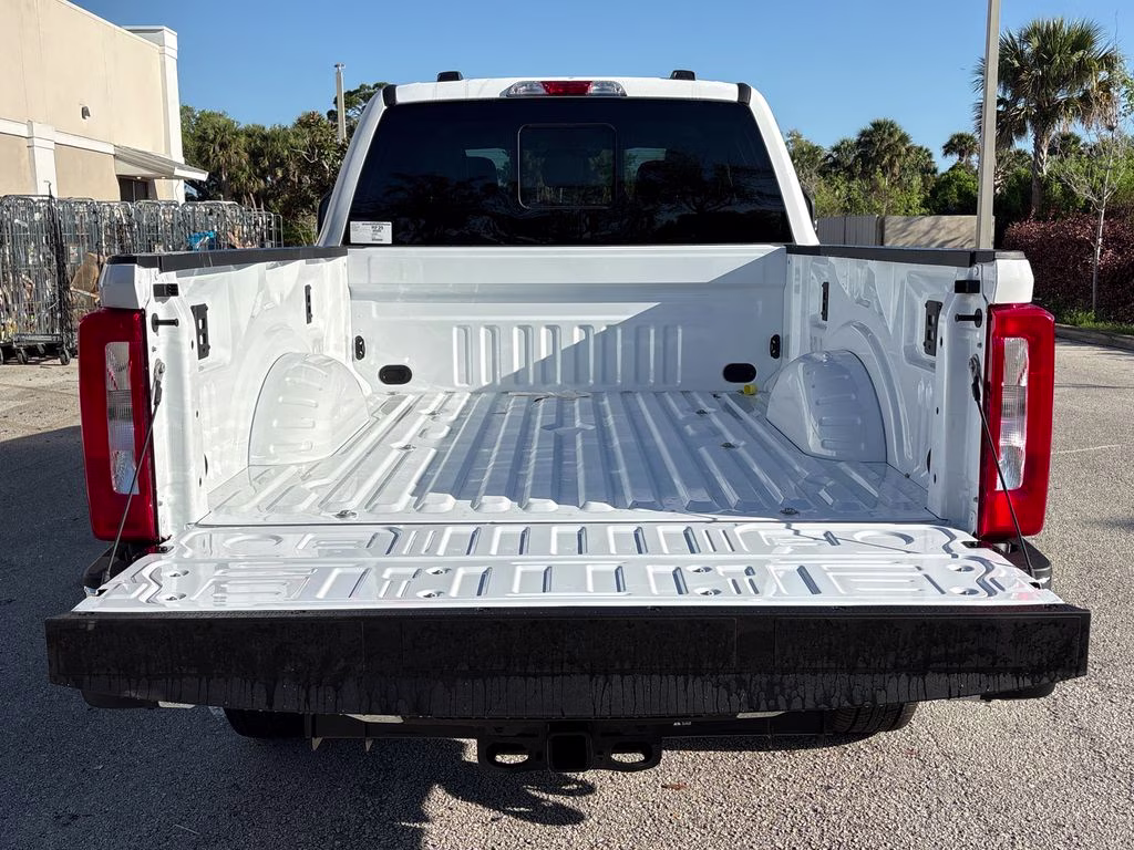 2026 OXFORD WHITE Ford Super Duty F-250 SRW XLT 4X4 Truck