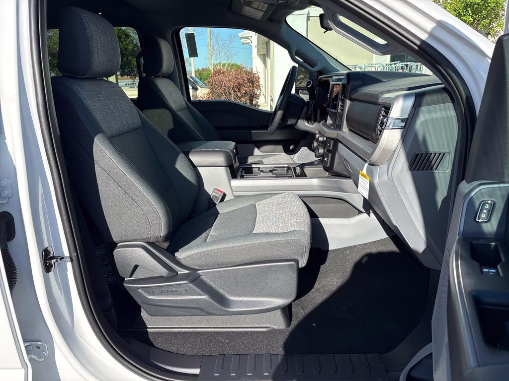 2026 OXFORD WHITE Ford Super Duty F-250 SRW XLT 4X4 Truck