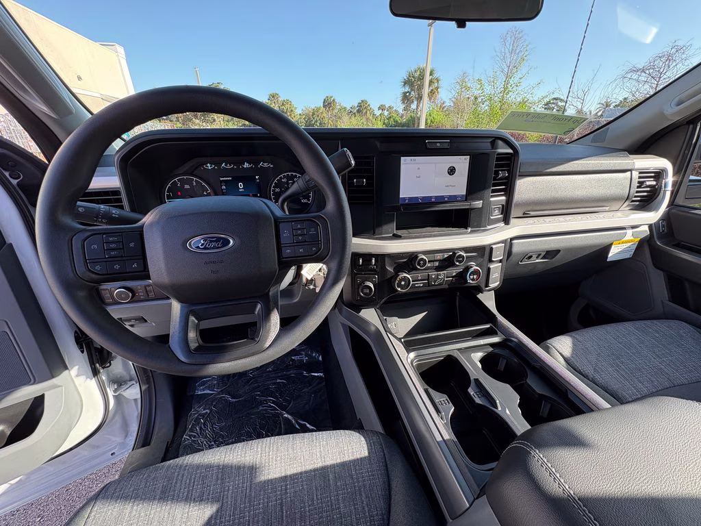 2026 OXFORD WHITE Ford Super Duty F-250 SRW XLT 4X4 Truck