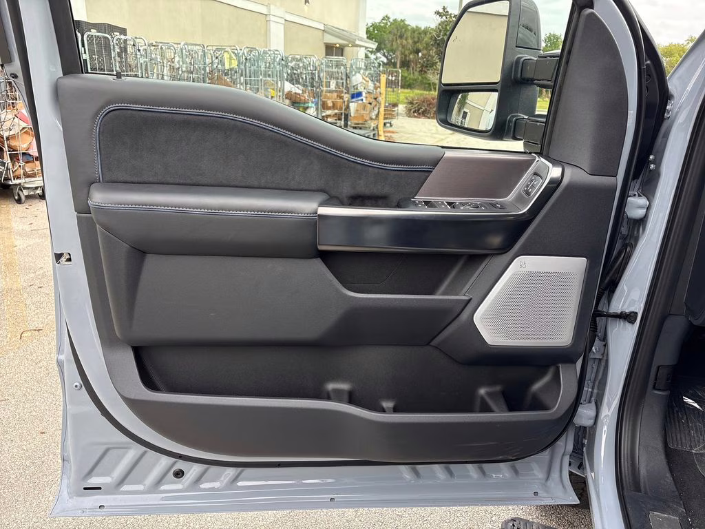 2026 Glacier Gray Metallic TriCoat Ford Super Duty F-350 SRW Platinum 4X4 Truck
