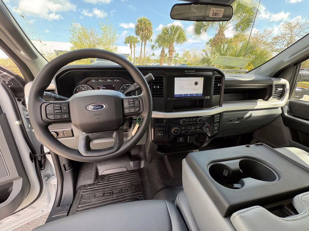 2026 Oxford White Ford Super Duty F-350 SRW XL RWD Truck