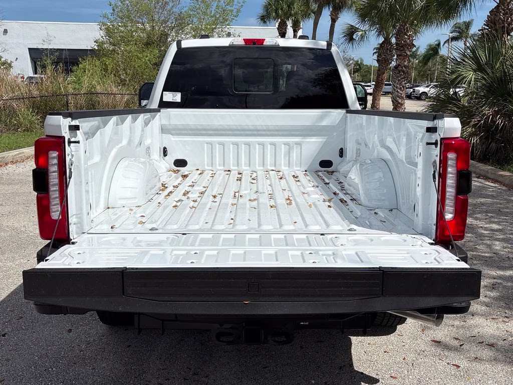 2026 Oxford White Ford Super Duty F-350 SRW XL RWD Truck