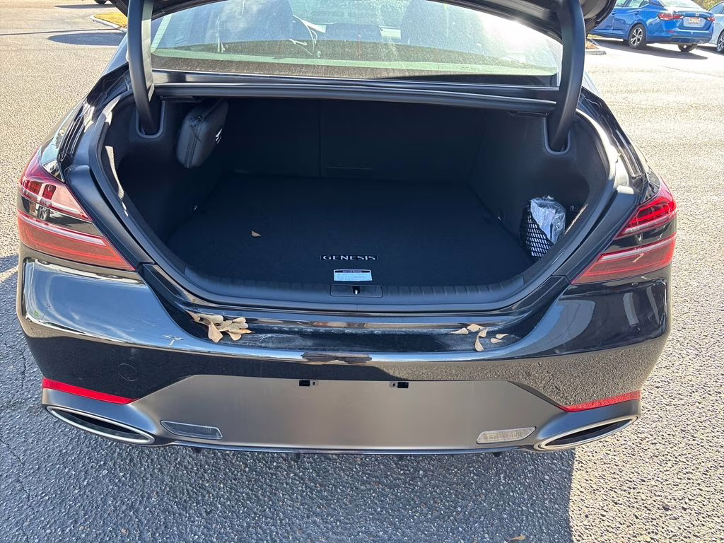 2026 Vik Black Genesis G70 2.5T RWD Sedan