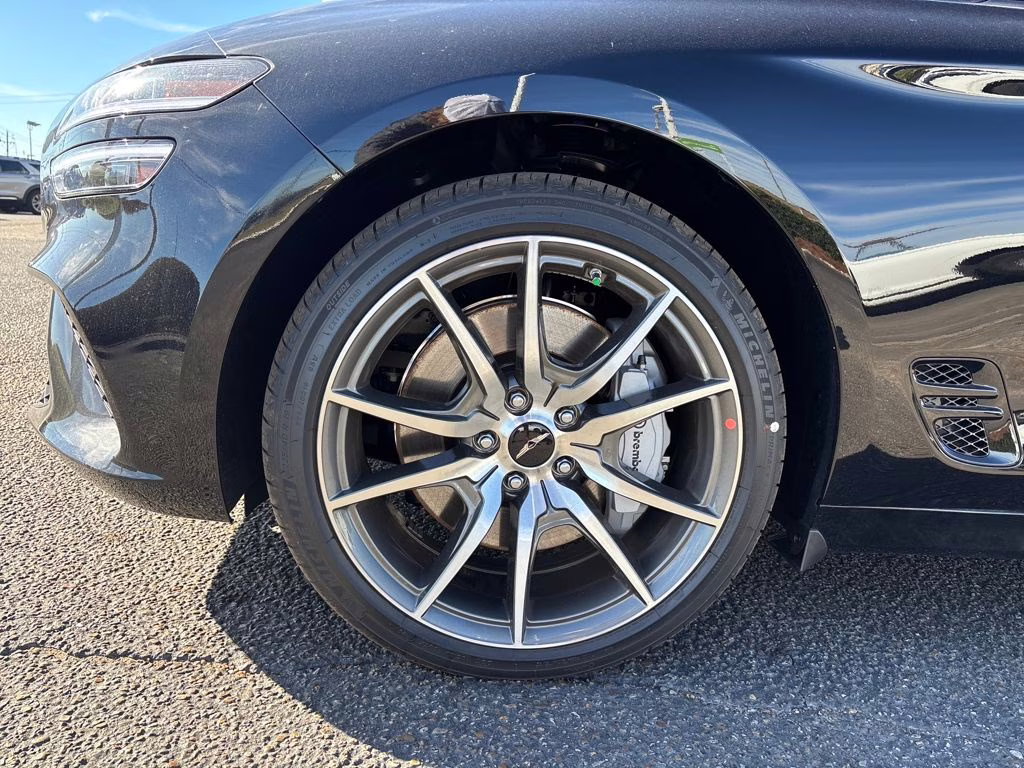 2026 Vik Black Genesis G70 2.5T RWD Sedan