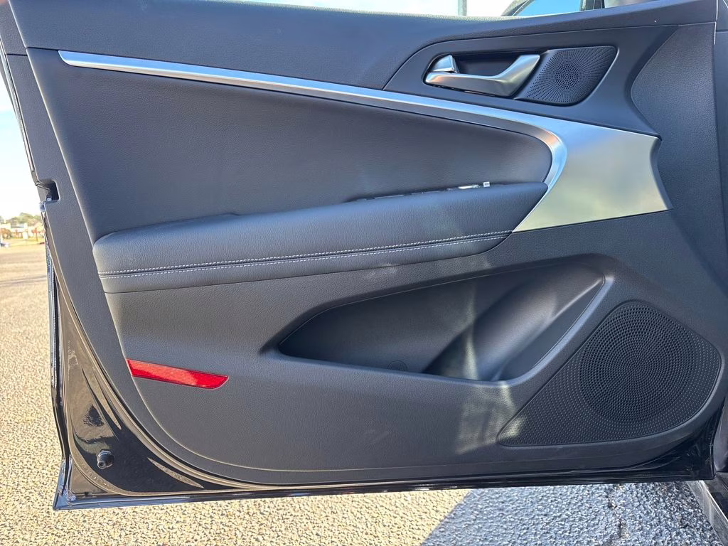 2026 Vik Black Genesis G70 2.5T RWD Sedan