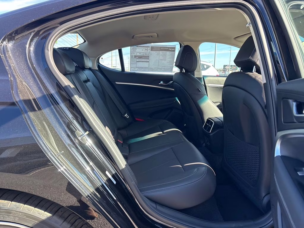 2026 Vik Black Genesis G70 2.5T RWD Sedan