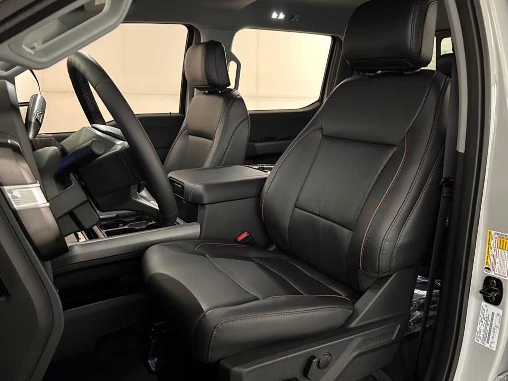 2026 Avalanche Ford Super Duty F-350 SRW Lariat 4X4 Truck