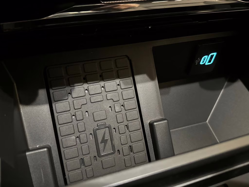 2026 Avalanche Ford Super Duty F-350 SRW Lariat 4X4 Truck