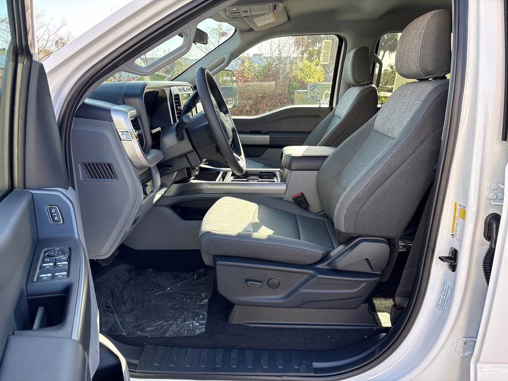 2026 Oxford White Ford Super Duty F-250 SRW XLT 4X4 Truck