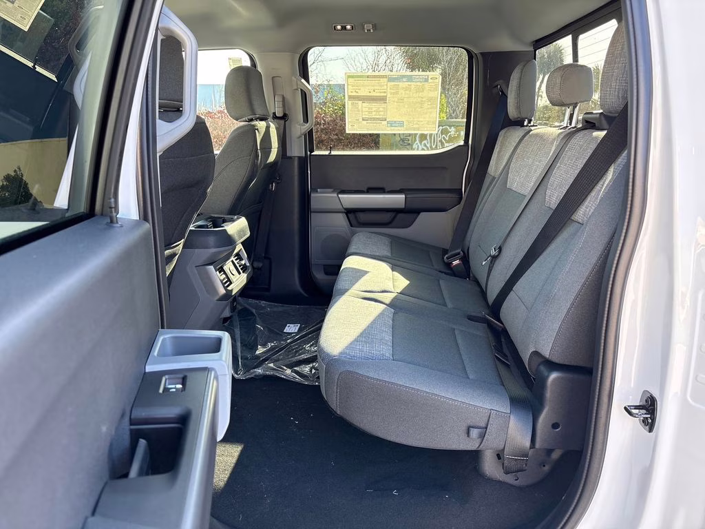 2026 Oxford White Ford Super Duty F-250 SRW XLT 4X4 Truck