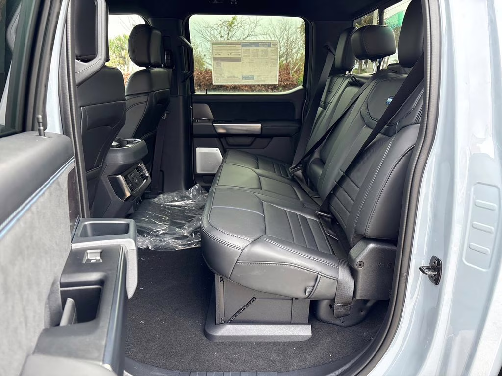 2026 Glacier Gray Metallic TriCoat Ford Super Duty F-350 SRW Platinum 4X4 Truck