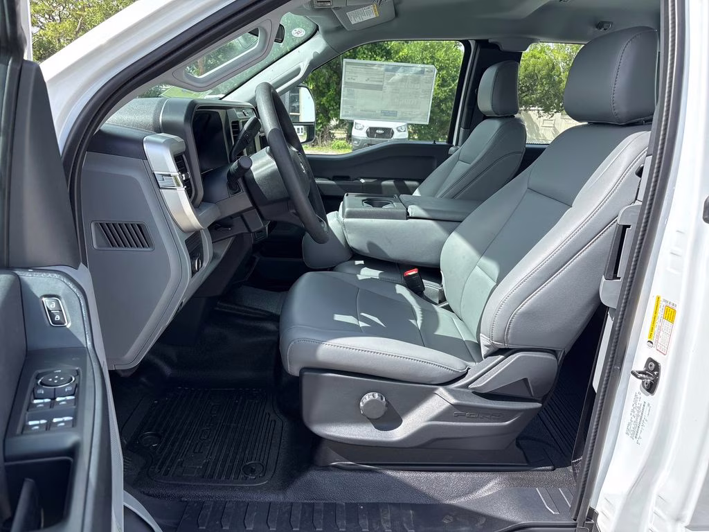 2026 Oxford White Ford Super Duty F-350 SRW XL RWD Truck