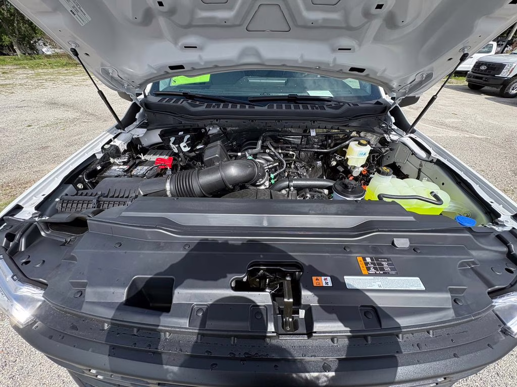 2026 Oxford White Ford Super Duty F-350 SRW XL RWD Truck