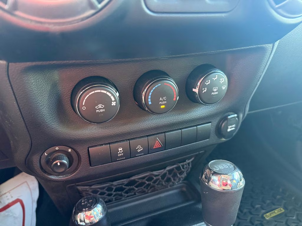 2017 Granite Crystal Metallic Clearcoat Jeep Wrangler Sport 4X4 SUV