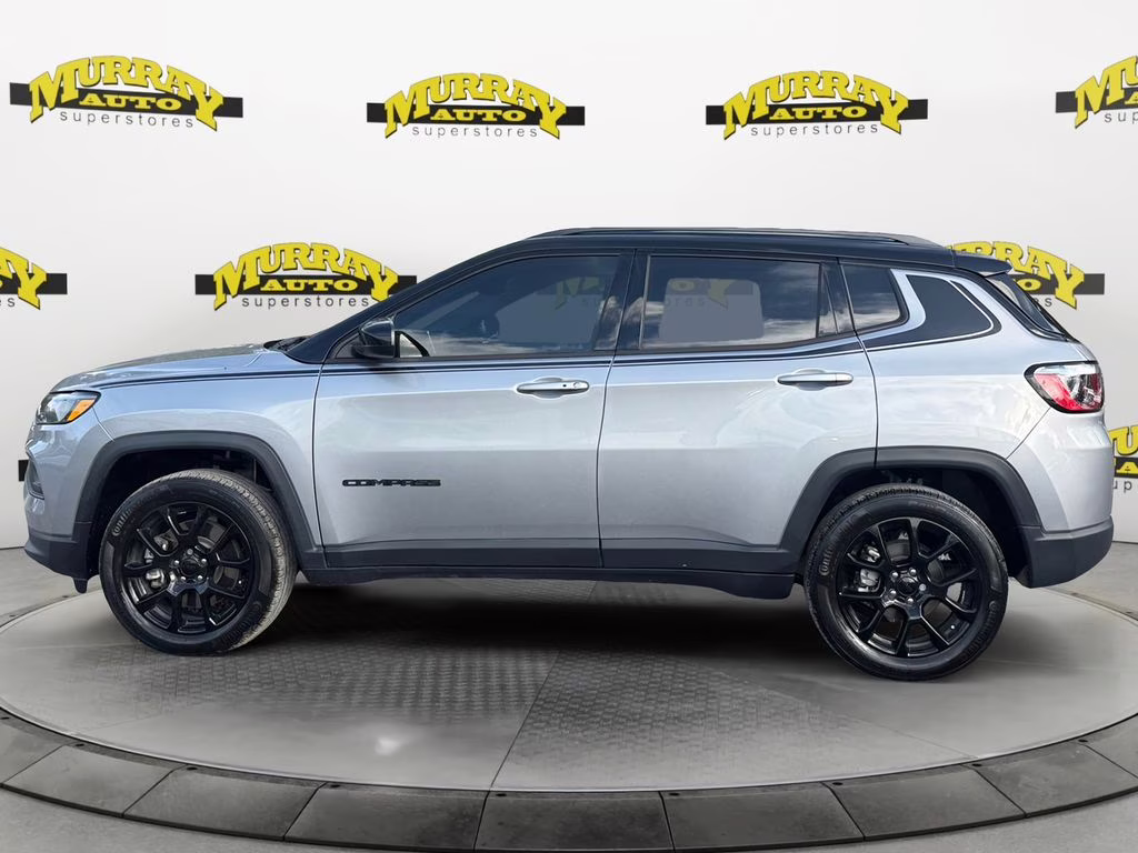 2023 Billet Silver Metallic Clearcoat Jeep Compass Altitude 4X4 SUV