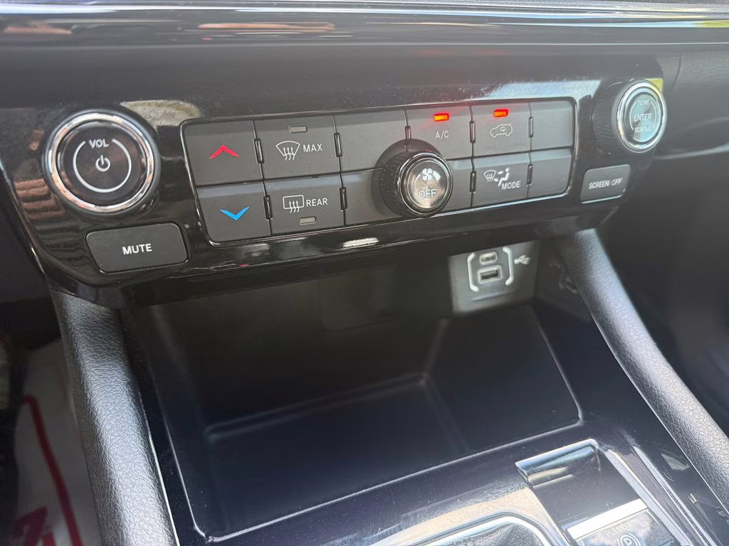 2023 Billet Silver Metallic Clearcoat Jeep Compass Altitude 4X4 SUV