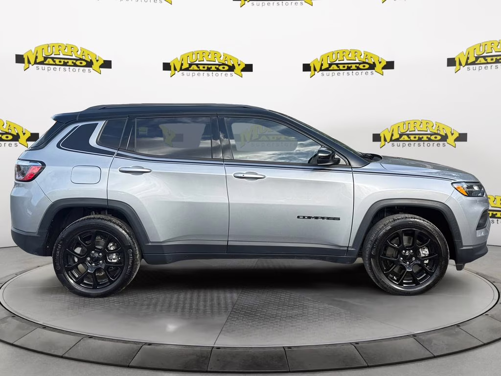 2023 Billet Silver Metallic Clearcoat Jeep Compass Altitude 4X4 SUV