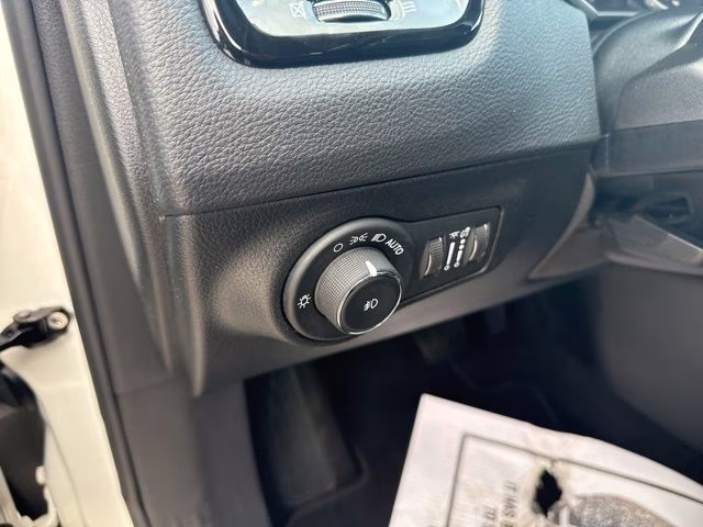 2020 White Clearcoat Jeep Compass Limited 4X4 SUV