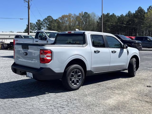 2025 White Metallic Ford Maverick XLT AWD Truck