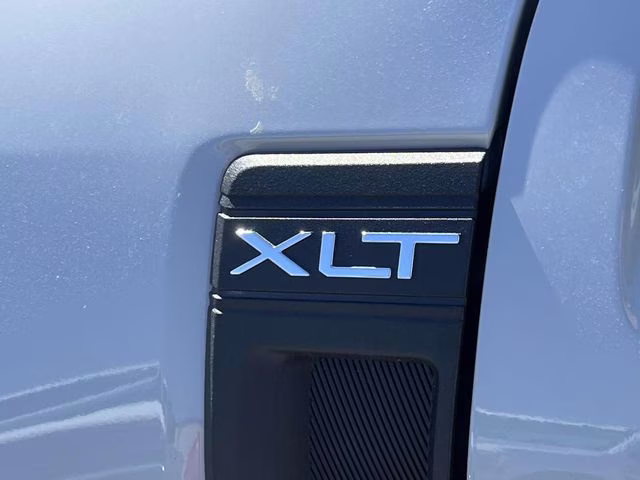 2025 White Metallic Ford Maverick XLT AWD Truck