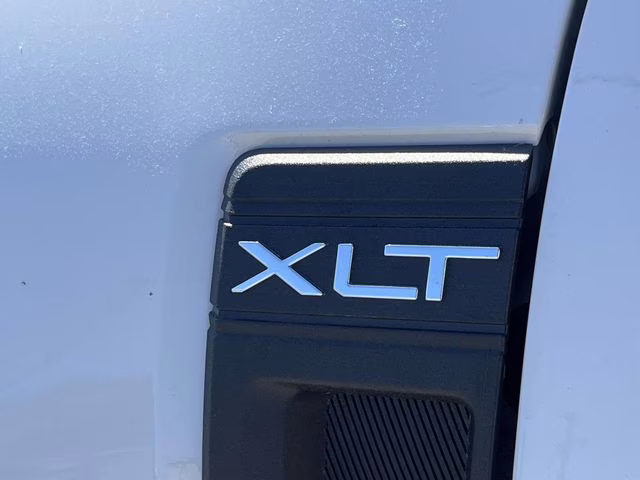 2025 Oxford White Ford Maverick XLT AWD Truck