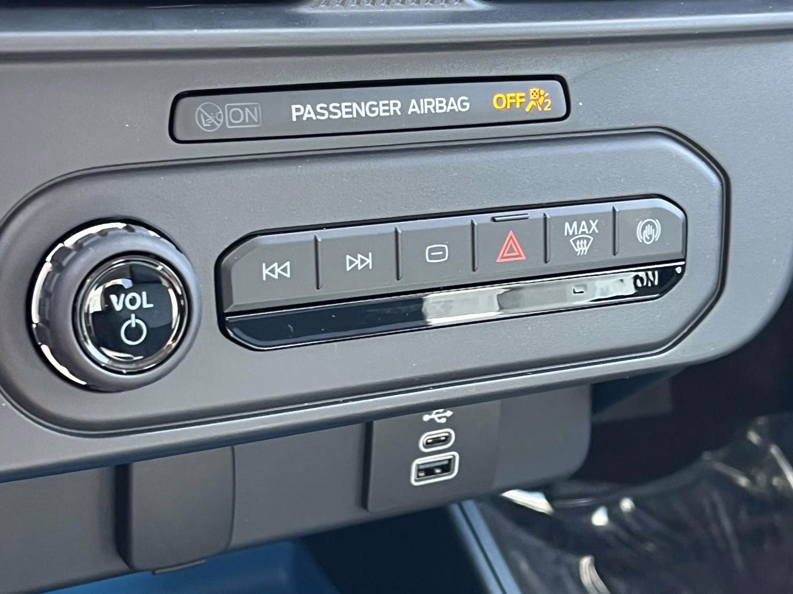 2025 White Metallic Ford Maverick XLT AWD Truck