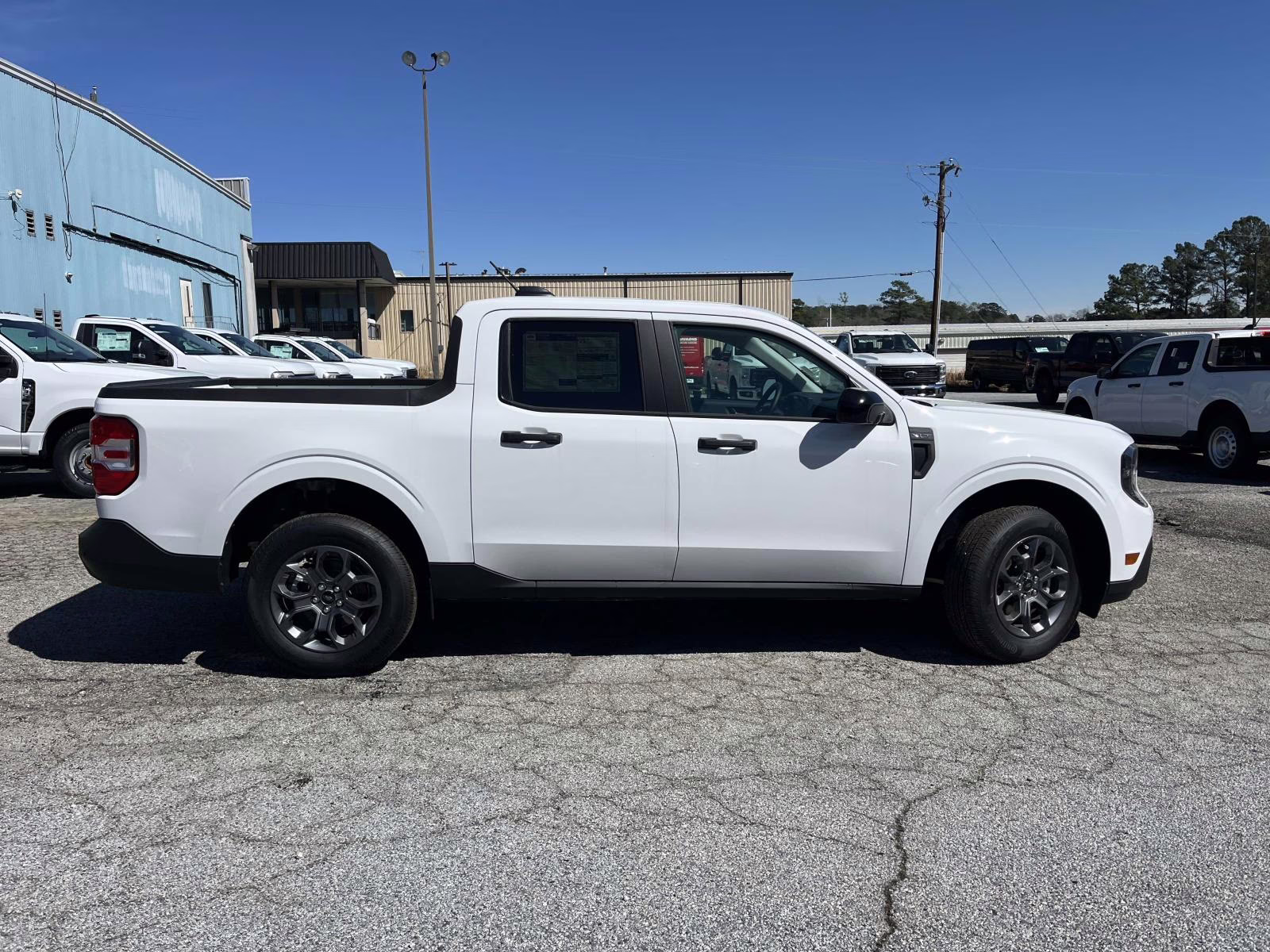 2025 Oxford White Ford Maverick XLT AWD Truck