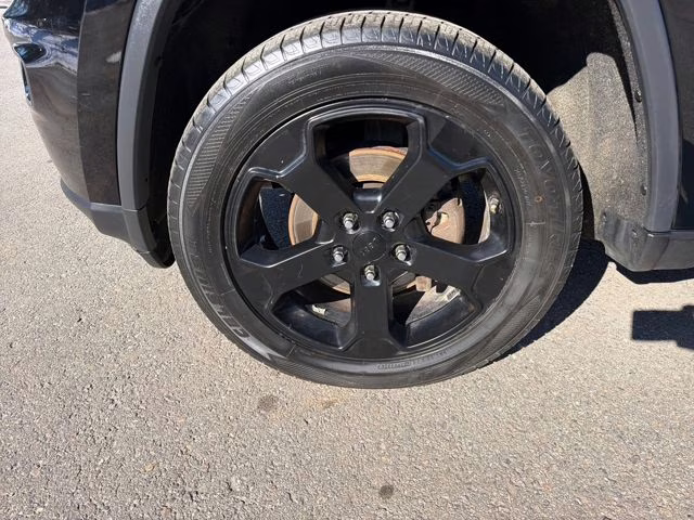 2018 Diamond Black Crystal Pearlcoat Jeep Grand Cherokee Upland Edition 4X4 SUV