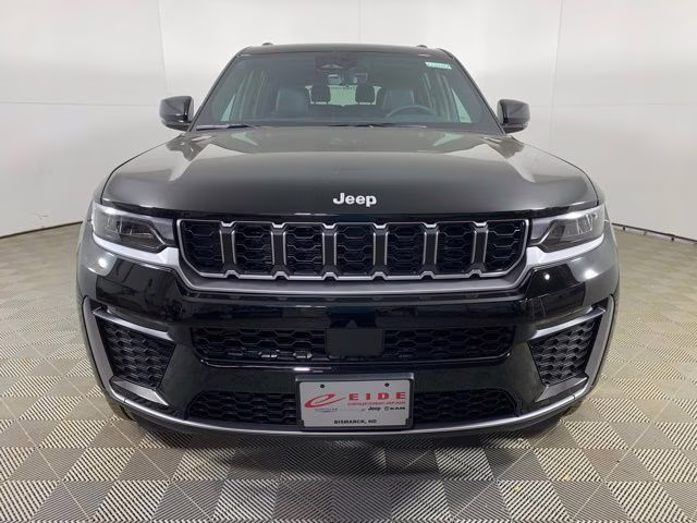 2026 Diamond Black Crystal Pearlcoat Jeep Grand Cherokee L Limited 4X4 SUV