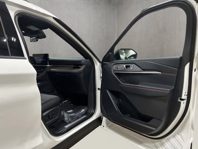 2026 Star White Metallic Tri-Coat Ford Explorer ST-Line 4X4 SUV