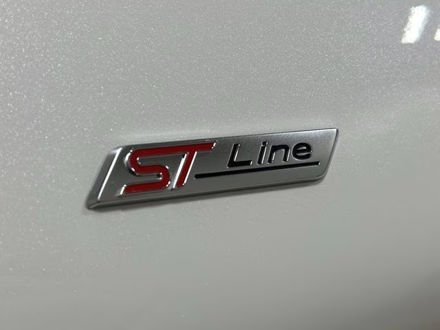 2026 Star White Metallic Tri-Coat Ford Explorer ST-Line 4X4 SUV