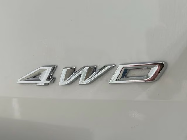 2026 Star White Metallic Tri-Coat Ford Explorer ST-Line 4X4 SUV