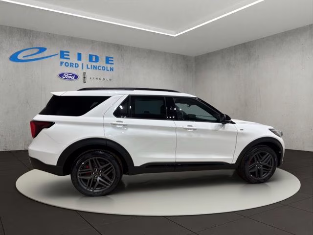 2026 Star White Metallic Tri-Coat Ford Explorer ST-Line 4X4 SUV