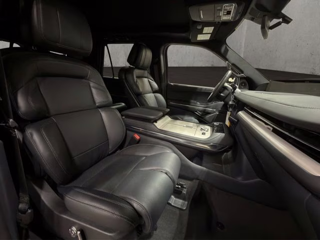 2026 Infinite Black Metallic Clearcoat Lincoln Navigator Reserve 4X4 SUV