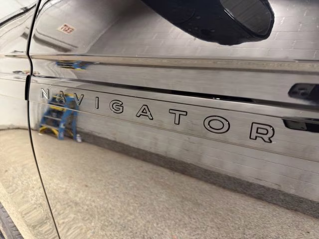 2026 Infinite Black Metallic Clearcoat Lincoln Navigator Reserve 4X4 SUV