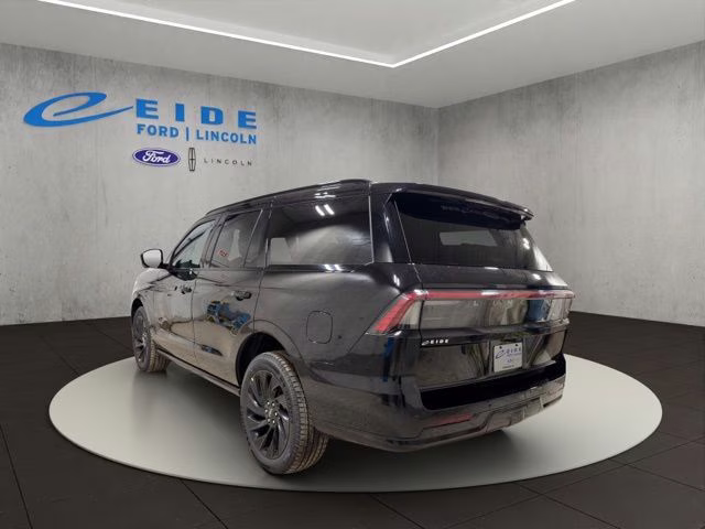 2026 Infinite Black Metallic Clearcoat Lincoln Navigator Reserve 4X4 SUV